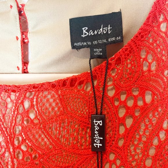 Bardot NWT "Rini" Red lace Dress long sleeve Cut out Open back Size US12 / XL - Picture 11 of 14